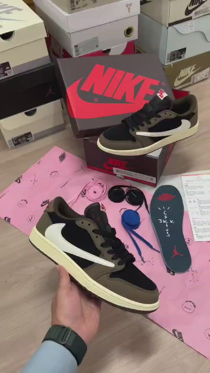 NIKKE AIR JORDAN 1 LOW X TRAVIS SCOTT DARK MOCHA SEMI UA